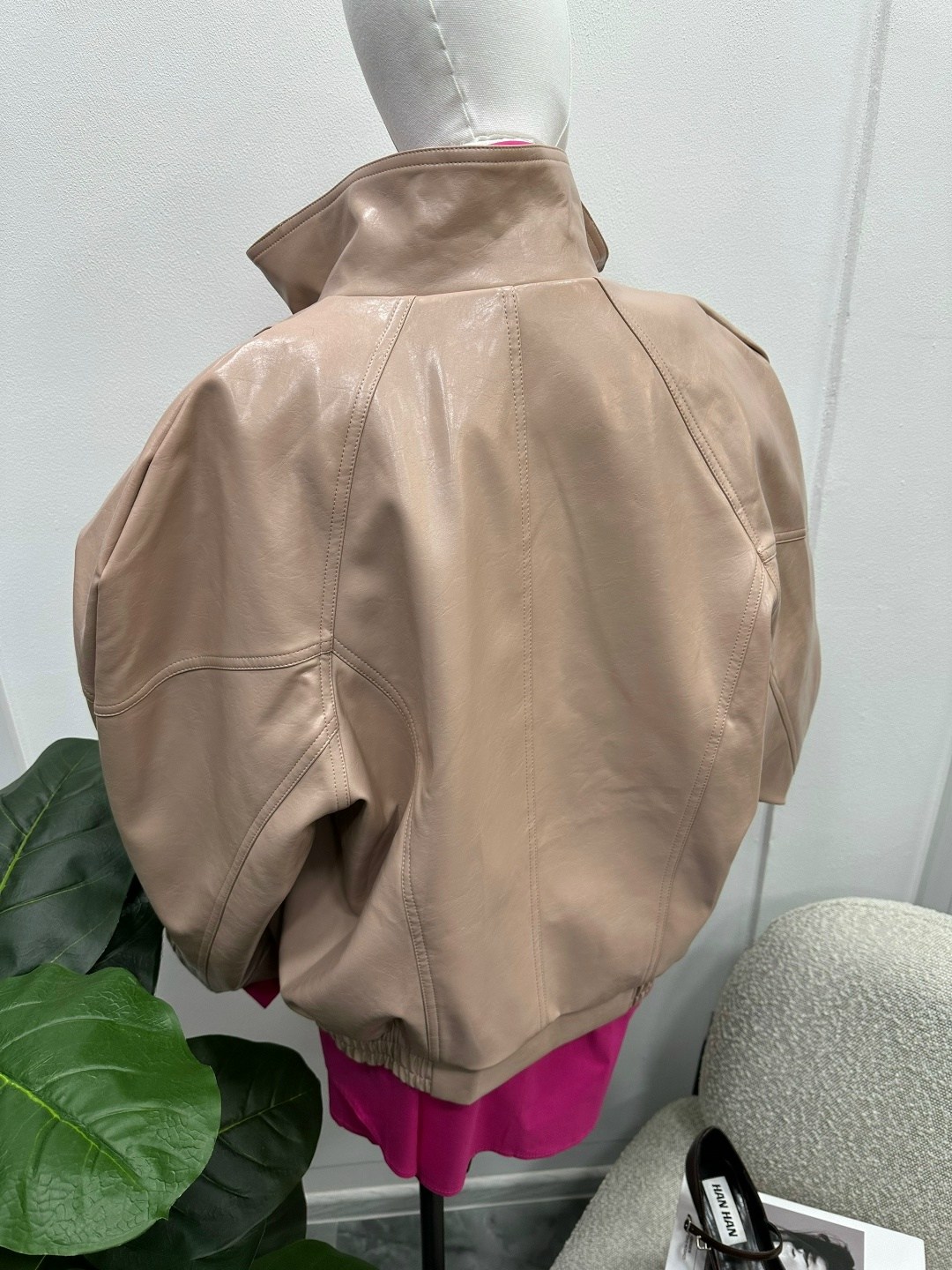 кожаная куртка,куртка косуха,женская куртка из искусственной кожи,женская куртка,куртка кожаная женская