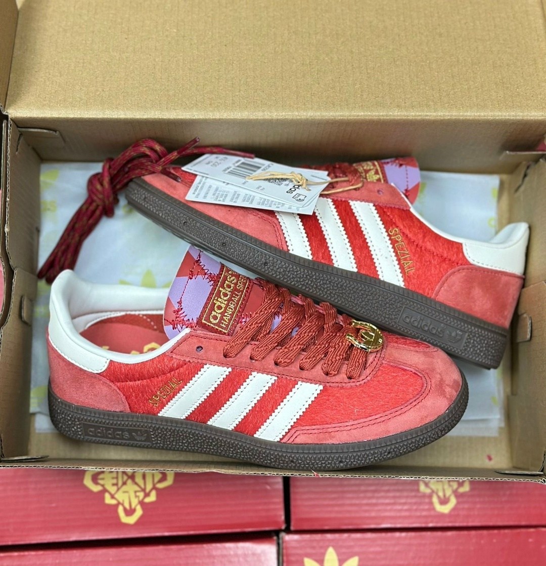 кроссовки adidas spezial,adidas spezial red,кроссовки adidas,adidas samba женские красные,adidas originals handball spezial