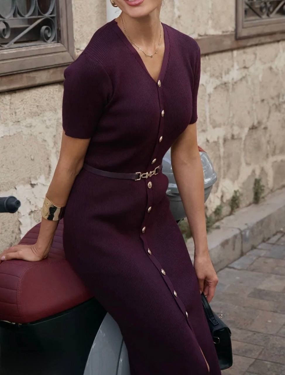 платье миди трикотажное,платье трикотажное,бордовое платье,платье женское,трикотажное платье миди с ремнем и золотистым декором