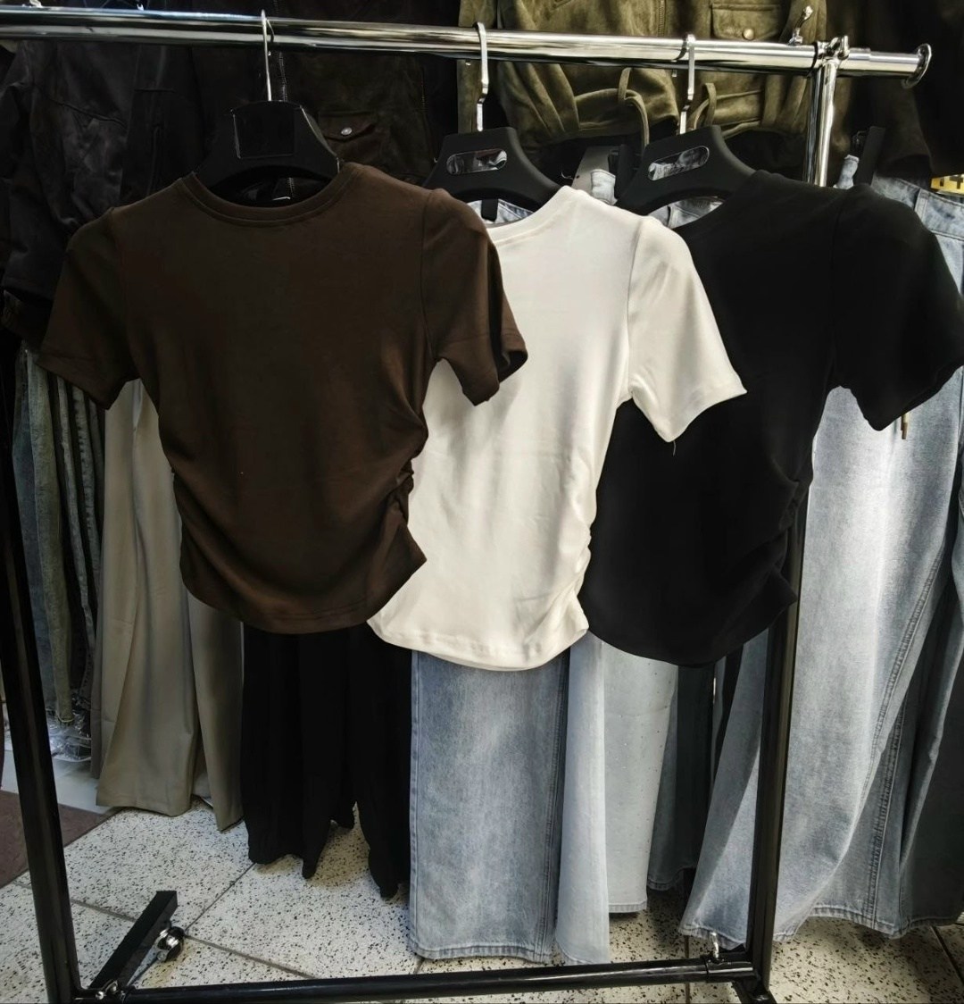 коричневая футболка женская,футболки женская,футболки модные,футболки для женщин,футболки и майки