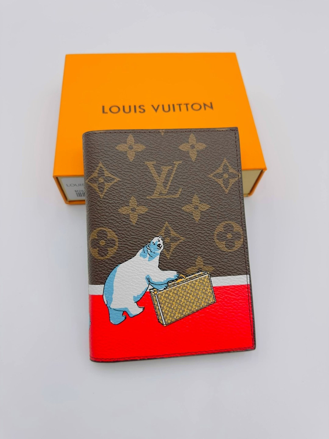 обложка для паспорта louis vuitton,обложка на паспорт louis vuitton print lion,чехол на паспорт луи виттон,обложка на паспорт louis vuitton tiamat,обложка для паспорта луи виттон
