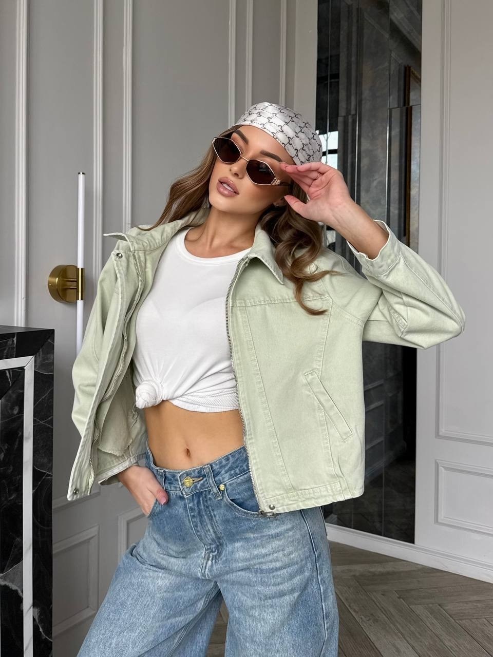 куртка стильная,куртка джинсовая,белая джинсовая куртка,легкая куртка,куртка джинсовая женская