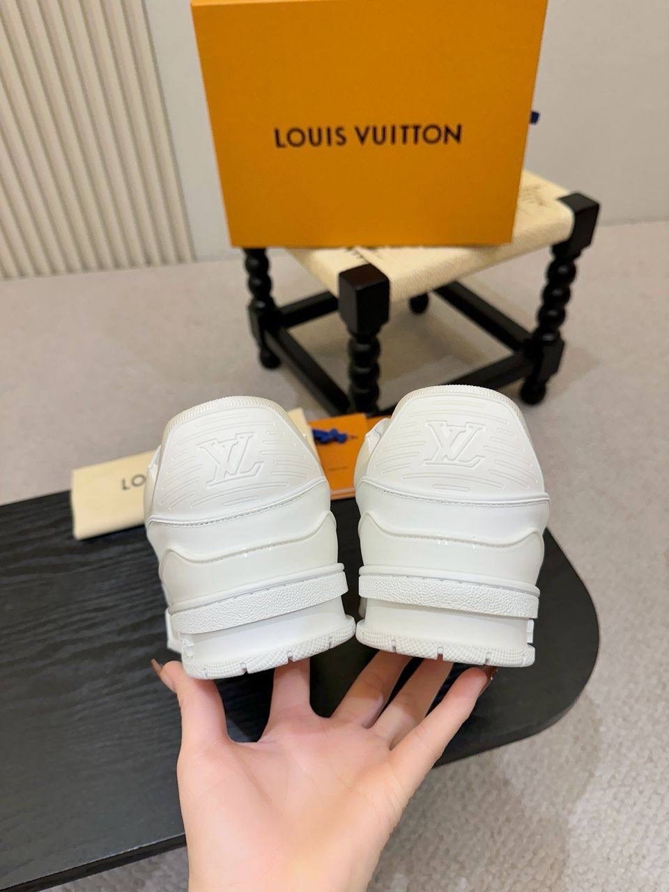 louis vuitton кроссовки,кроссовки louis vuitton trainer,louis vuitton женские кроссовки,кроссовки louis vuitton lv trainer,louis vuitton кроссовки мужские