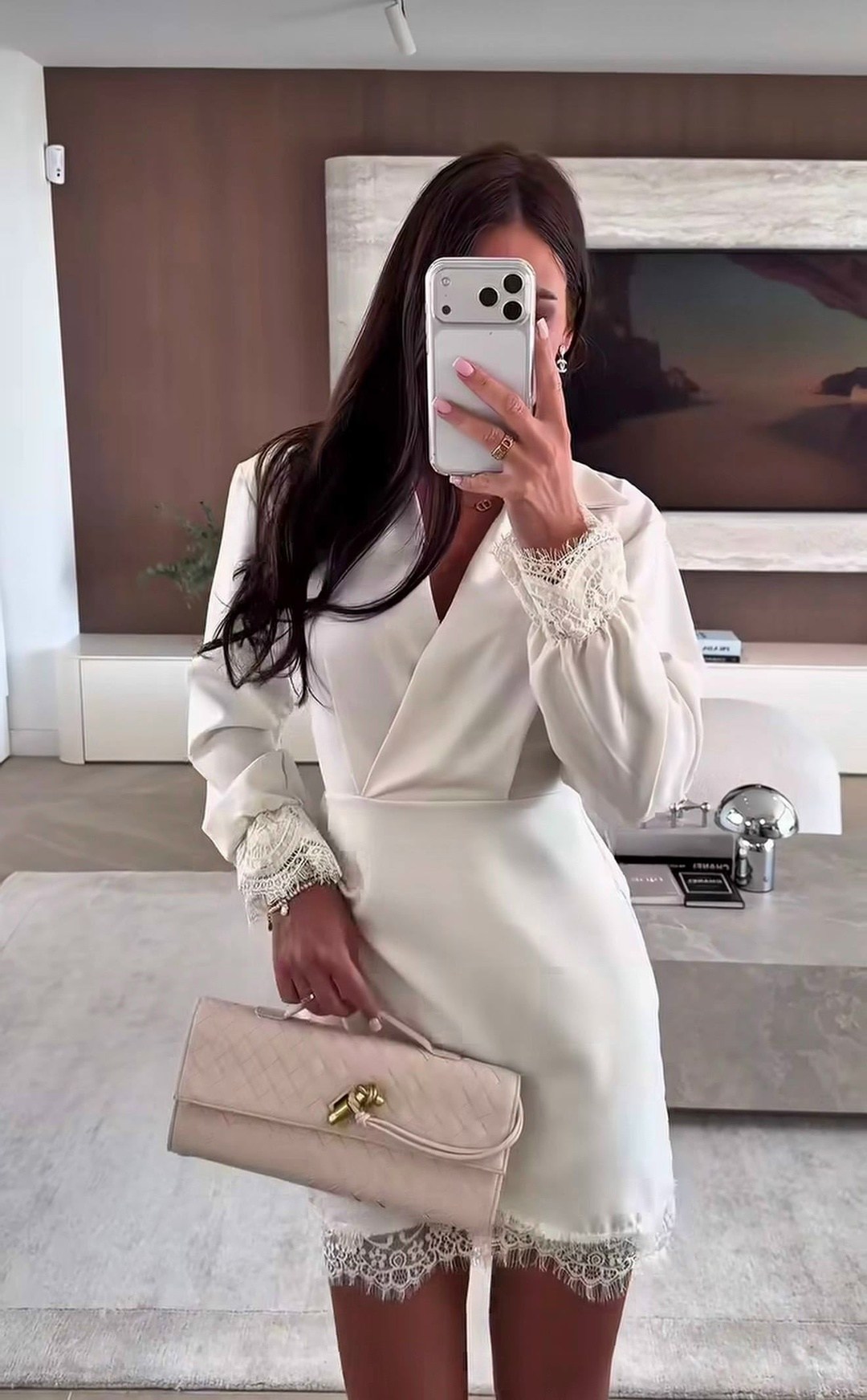 розовое платье,платье стильное,платье модное,халат с кружевными вставками бледно-розового цвета,халат с кружевом