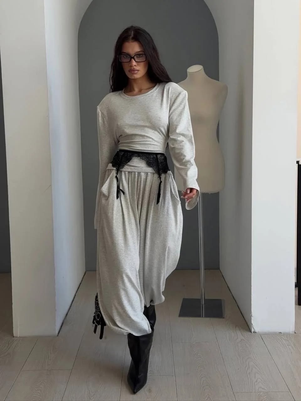 белый брючный костюм,брючный костюм,женский трикотажный брючный костюм,трикотажный брючный костюм,трикотажный костюм