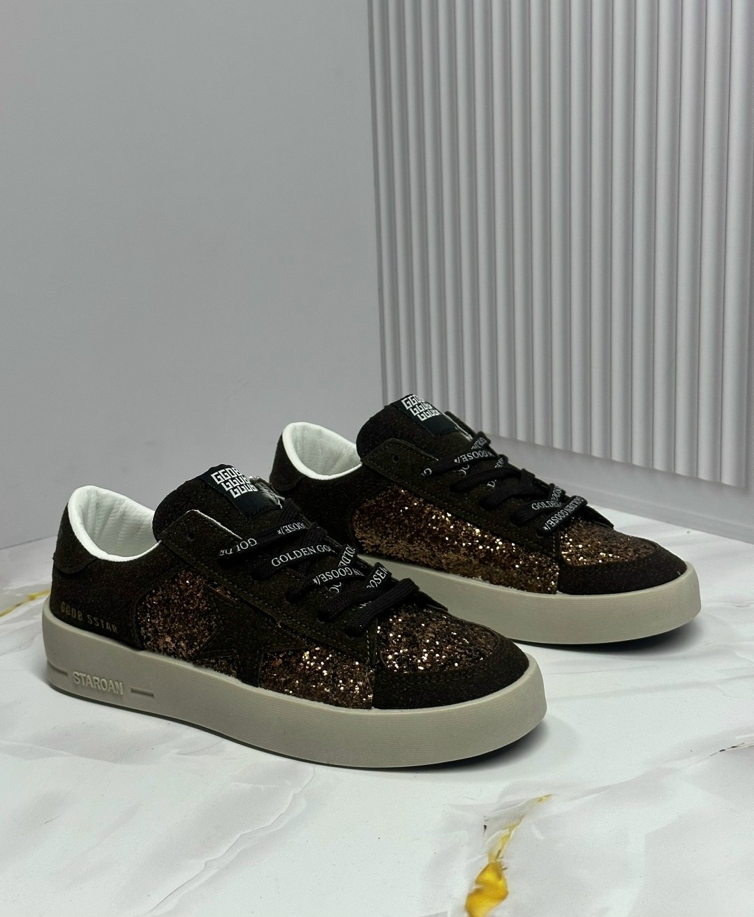 ,кеды golden goose женские,кеды golden goose,кроссовки golden goose с пайетками на платформе,кроссовки golden goose