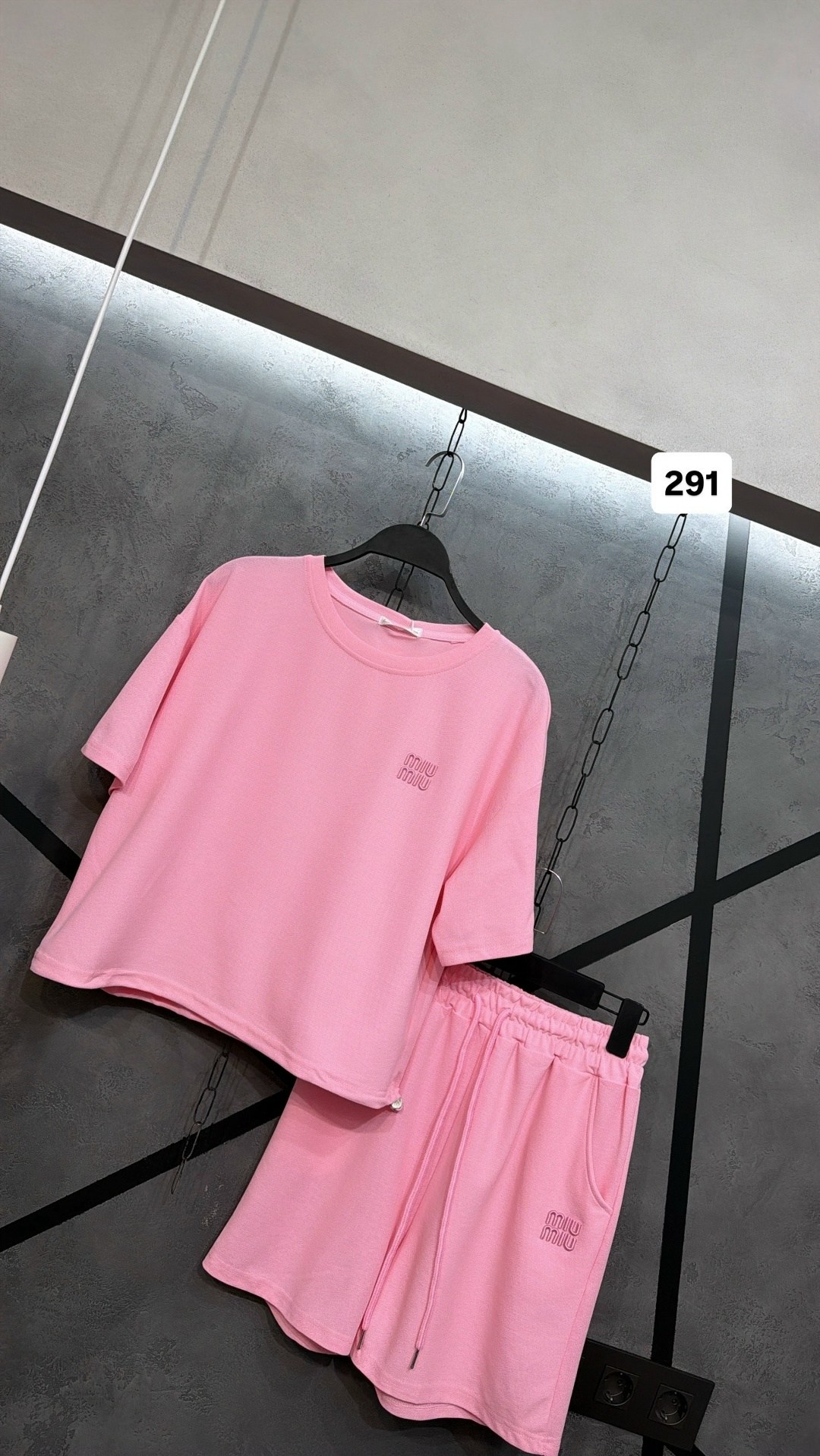 летние костюмы,повседневный костюм,cпортивный костюм оверсайз с шортами,костюм с шортами и футболкой оверсайз,женские костюмы