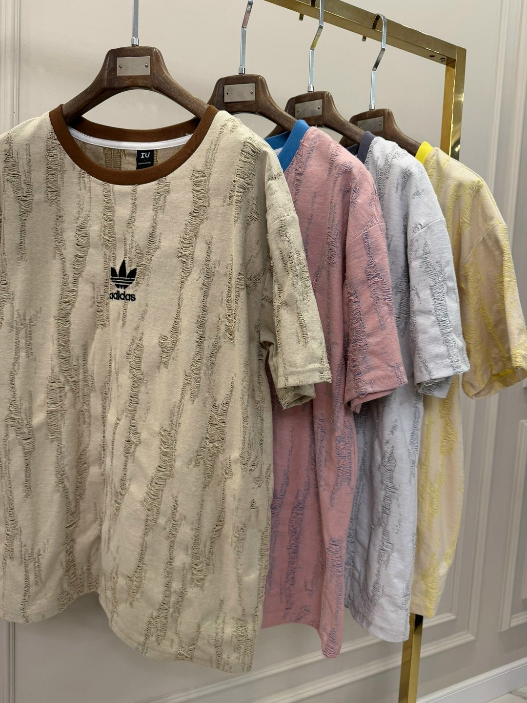 мужская футболка adidas,розовая футболка адидас мужская,adidas originals adidas,adidas original,футболка adidas