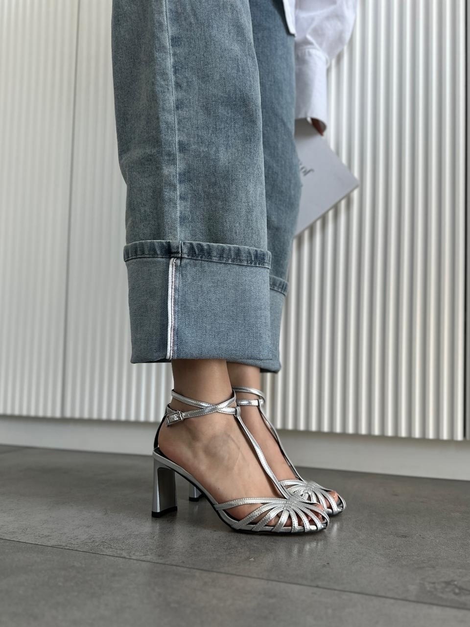 ,стильные босоножки,босоножки на каблуках,серебристые босоножки,босоножки женские