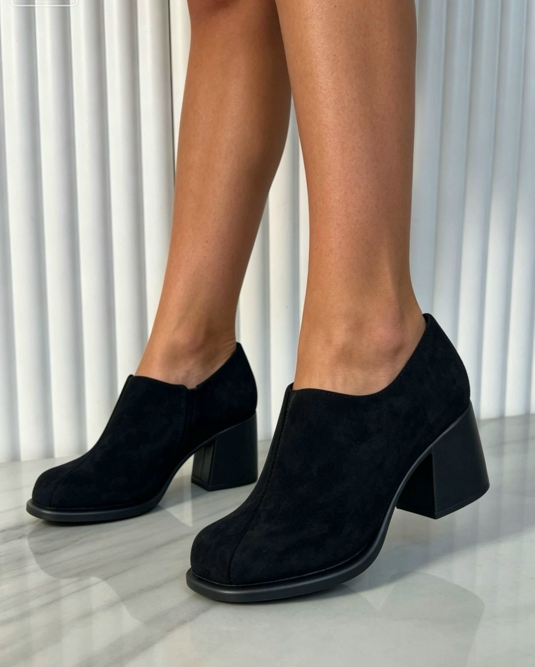 ,черные замшевые туфли на толстом каблуке,замшевые туфли,туфли женские замшевые,каблуки замшевые