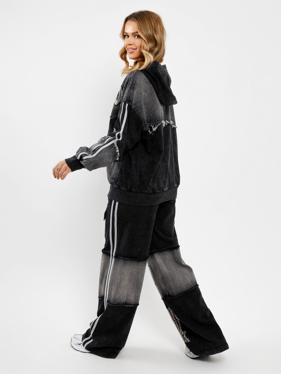 спортивные костюм,спортивные костюмы женские,костюм комбинированный,куртка стильная,джинсовый костюм