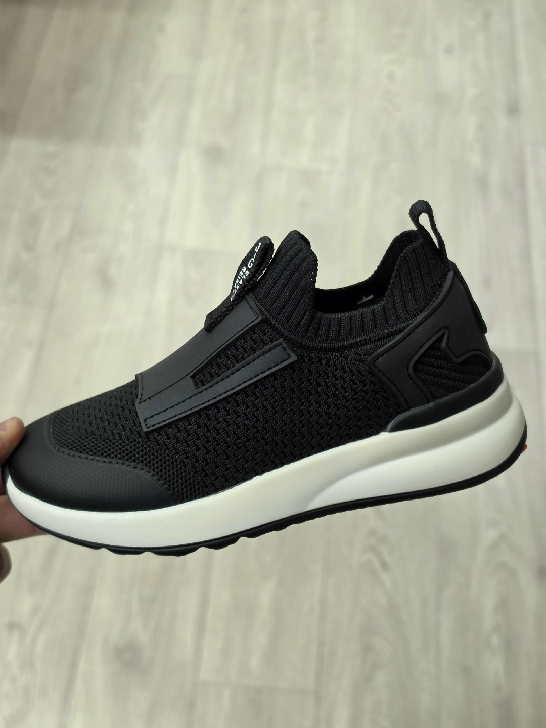 ,кроссовки женскиe,черные кроссовки,кроссовки черные женские,кроссовка