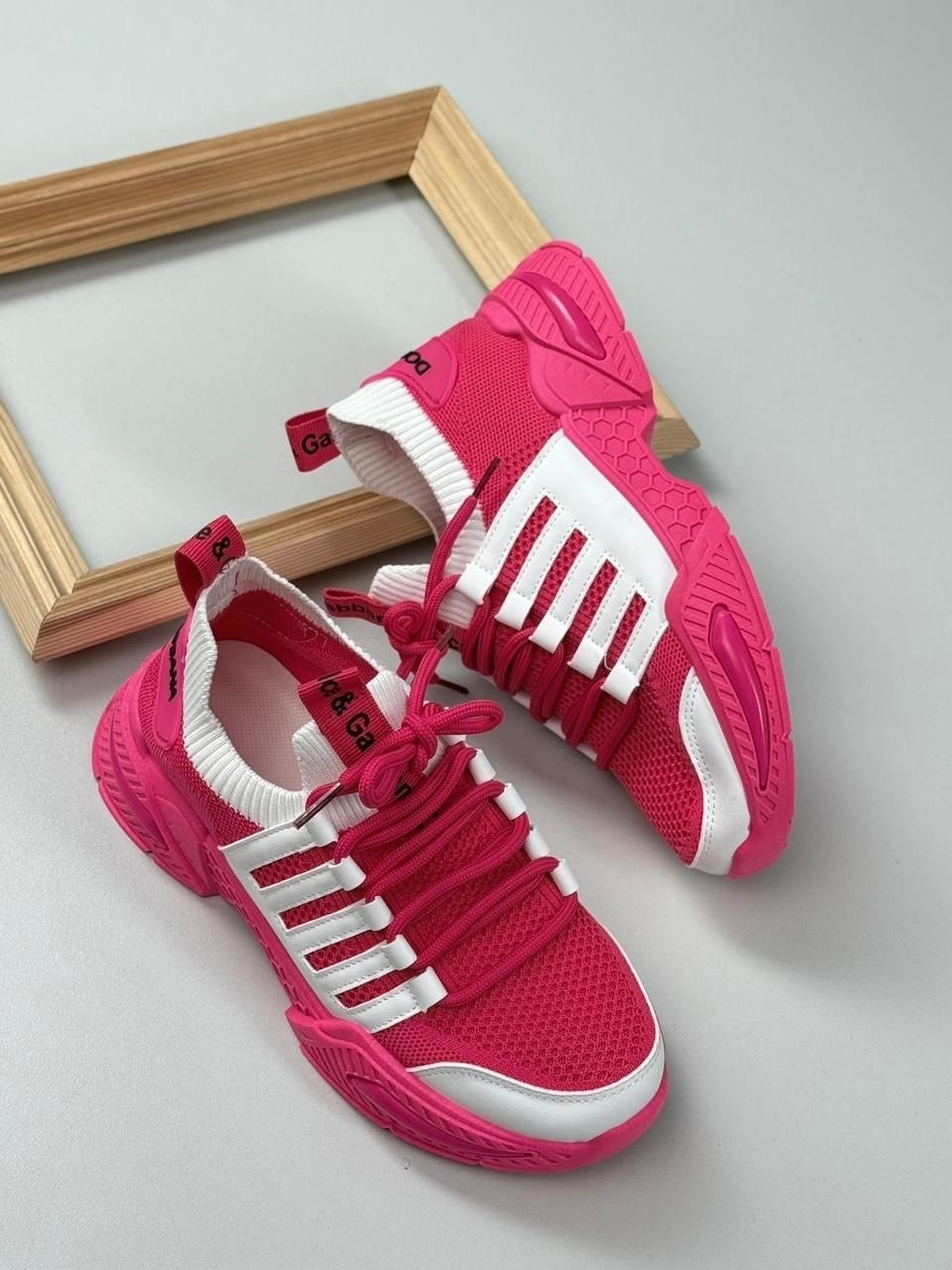 кроссовки женскиe,кроссовки,кроссовки с салатовой подошвой,спортивная ,модные кроссовки