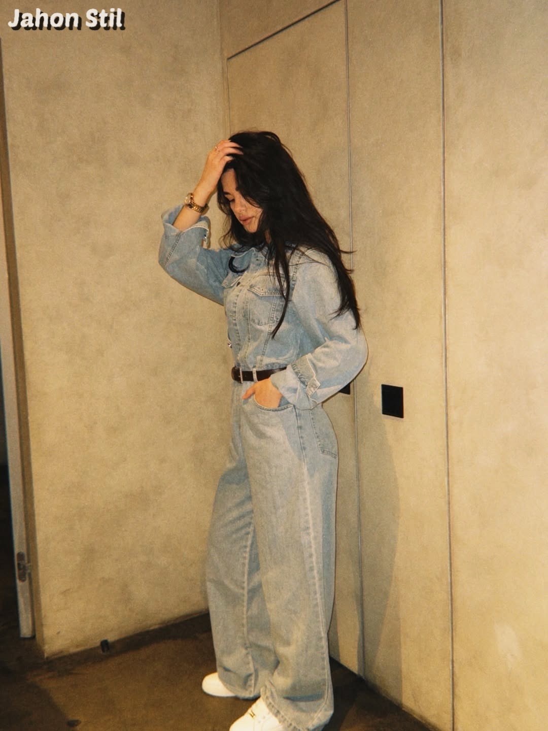 комбинезон джинсовый оверсайз с брюками и длинным рукавом ella woman,комбинезон джинсовый женский,джинсовый комбинезон,серый джинсовый комбинезон,комбинезон женский джинсовый для высоких ella woman