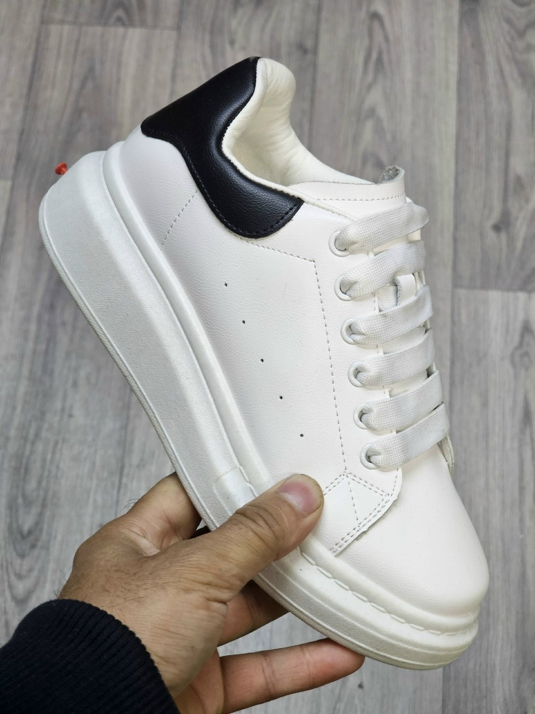 ,кеды alexander mcqueen,кроссовки женскиe,женские белые кроссовки,кеды женски