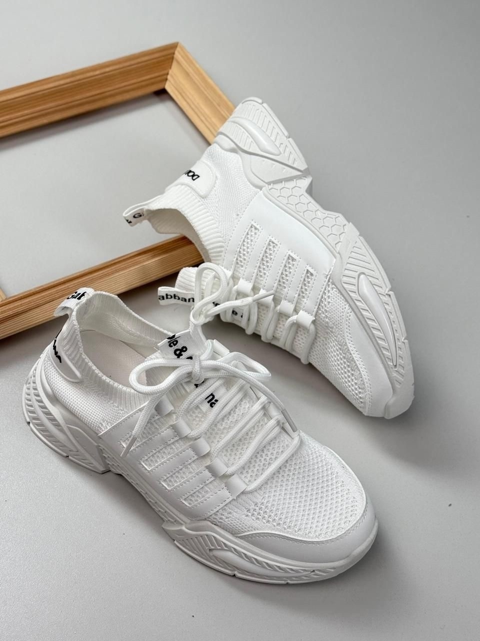 кроссовки женскиe,кроссовки,кроссовки с салатовой подошвой,спортивная ,модные кроссовки