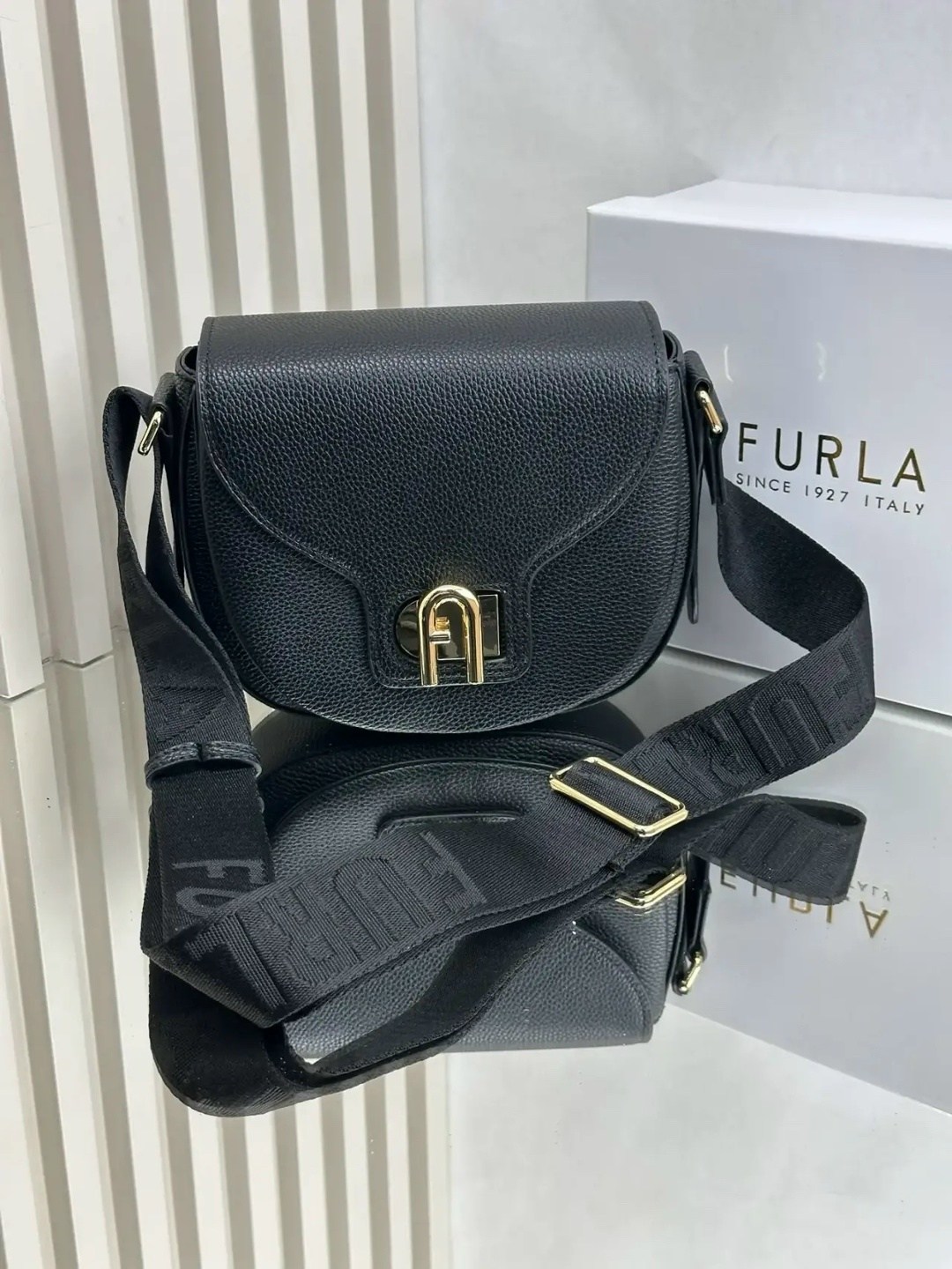 сумка furla,сумка женская furla,сумка через плечо furla lotus mini crossbody серо-бежевый,сумка фурла,сумка