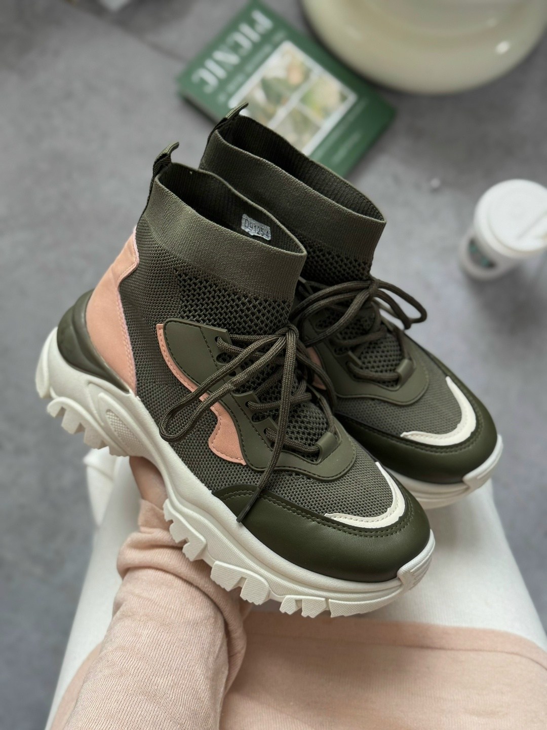 кроссовки женскиe,,спортивная ,кроссовки хаки,кроссовки модные