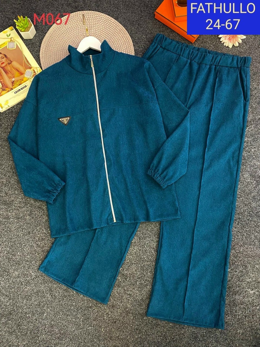 костюм двойка вельвет,женский костюм ткань микро-вельвет,женский костюм коричневый,женский костюм двойка,костюм двойка модный