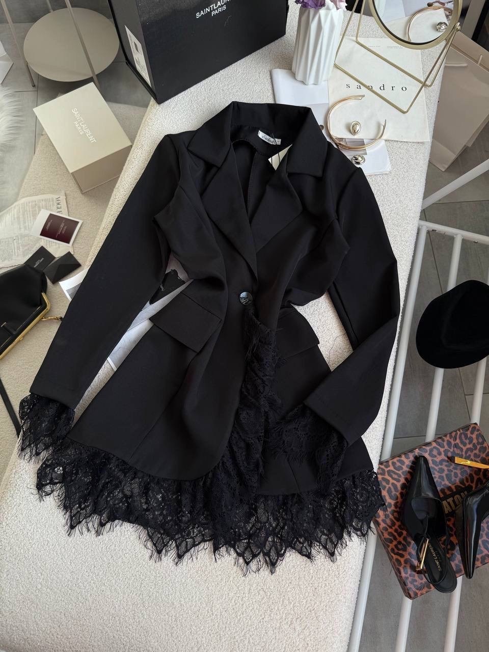 пиджак с кружевом,жакет приталенный,черный женский пиджак,жакет с перьями,жакет