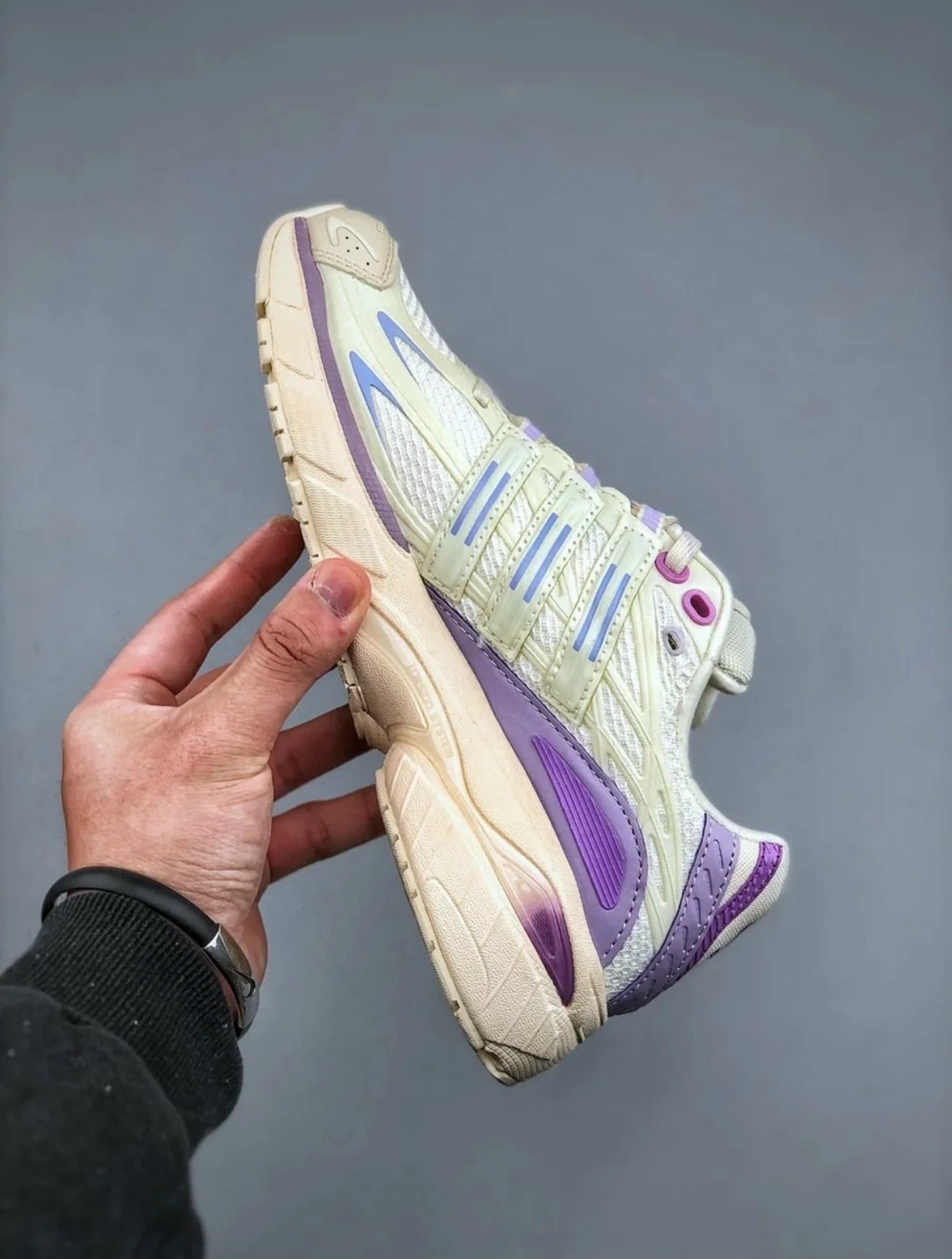 женские кроссовки adidas,кроссовки adidas,кроссовки adidas original,кроссовки adidas response cl,кроссовки