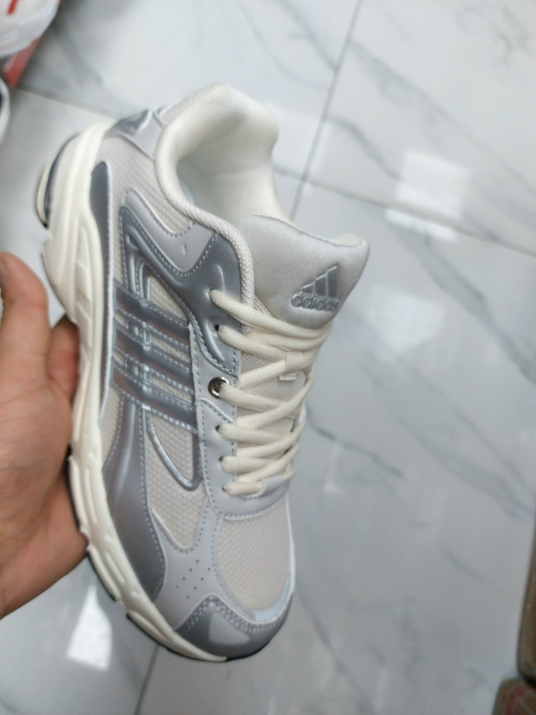 кроссовки bona,кроссовки мужские adidas,кроссовки adidas,кроссовки adidas response cl,кроссовки