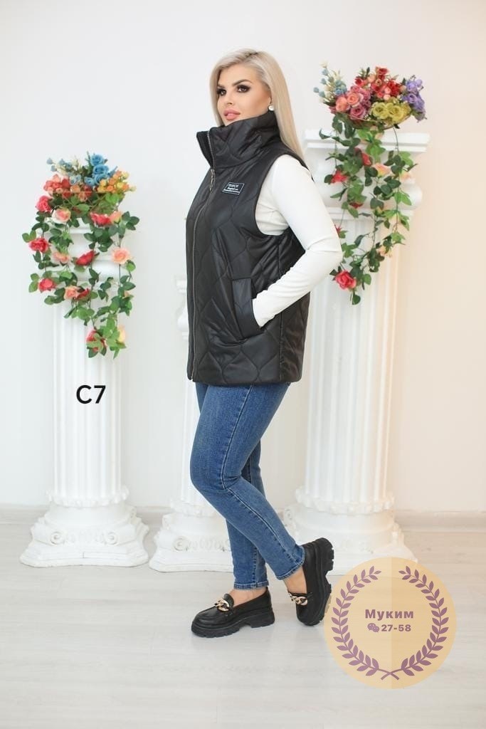 жилетка ткань плащовка на синтепоне размер 52-54-56-58,безрукавки женские больших размеров,женская жилетка больших размеров,женская жилетка,жилетка женская демисезонная