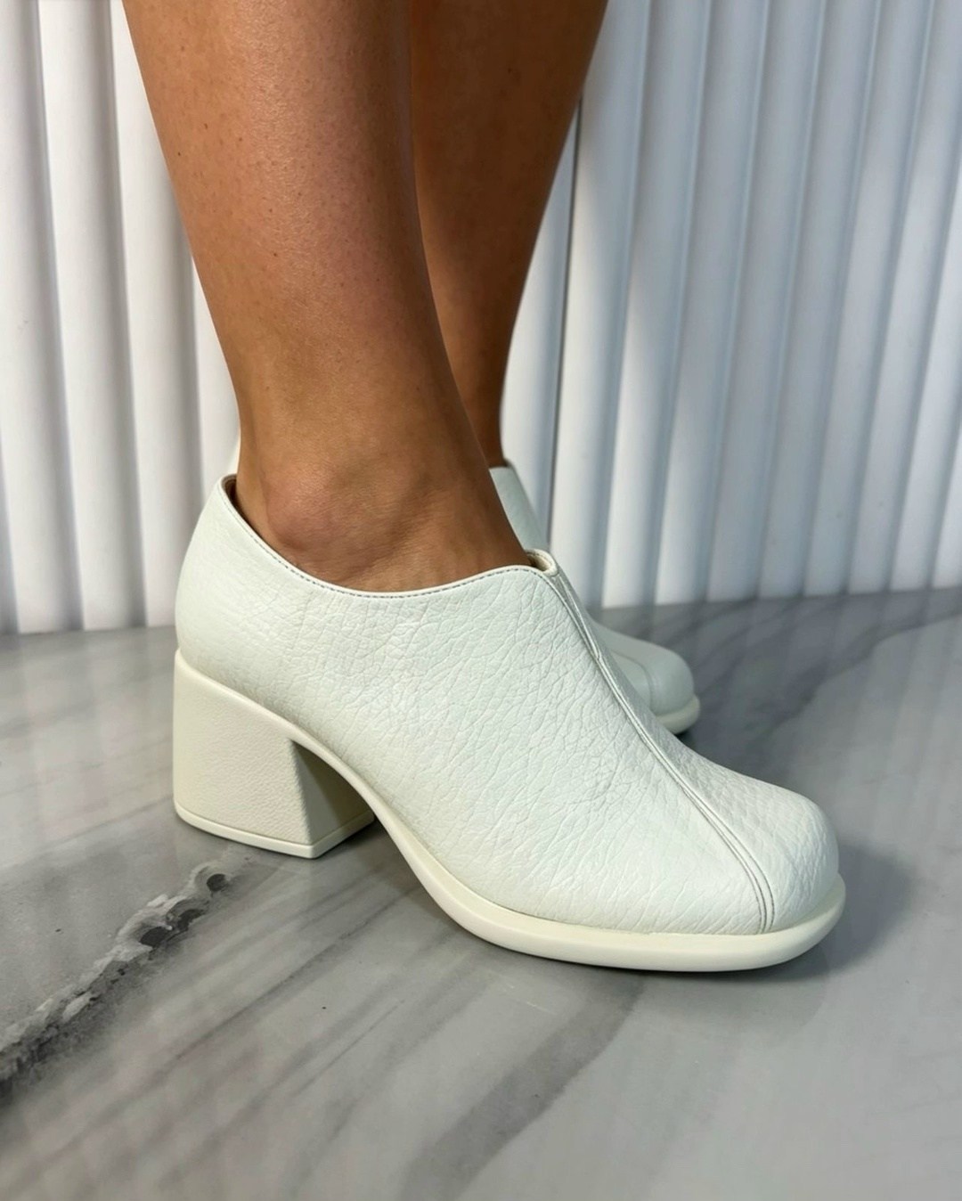 ,черные замшевые туфли на толстом каблуке,замшевые туфли,туфли женские замшевые,каблуки замшевые