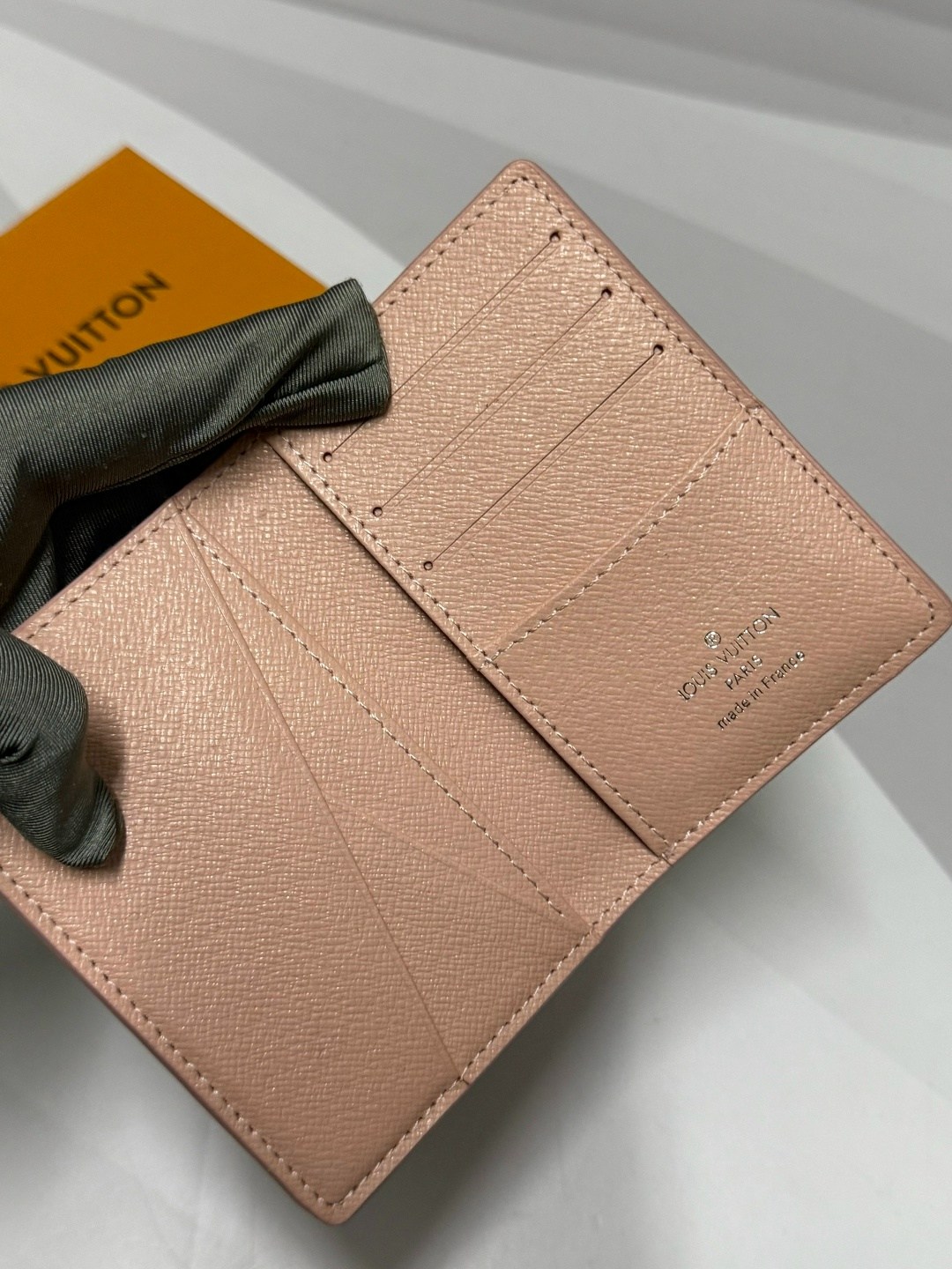 обложка на паспорт louis vuitton,обложка на паспорт louis vuitton print lion,кошелек louis vuitton,обложка для паспорта louis vuitton 14 х 10см,обложка на паспорт louis vuitton tiamat