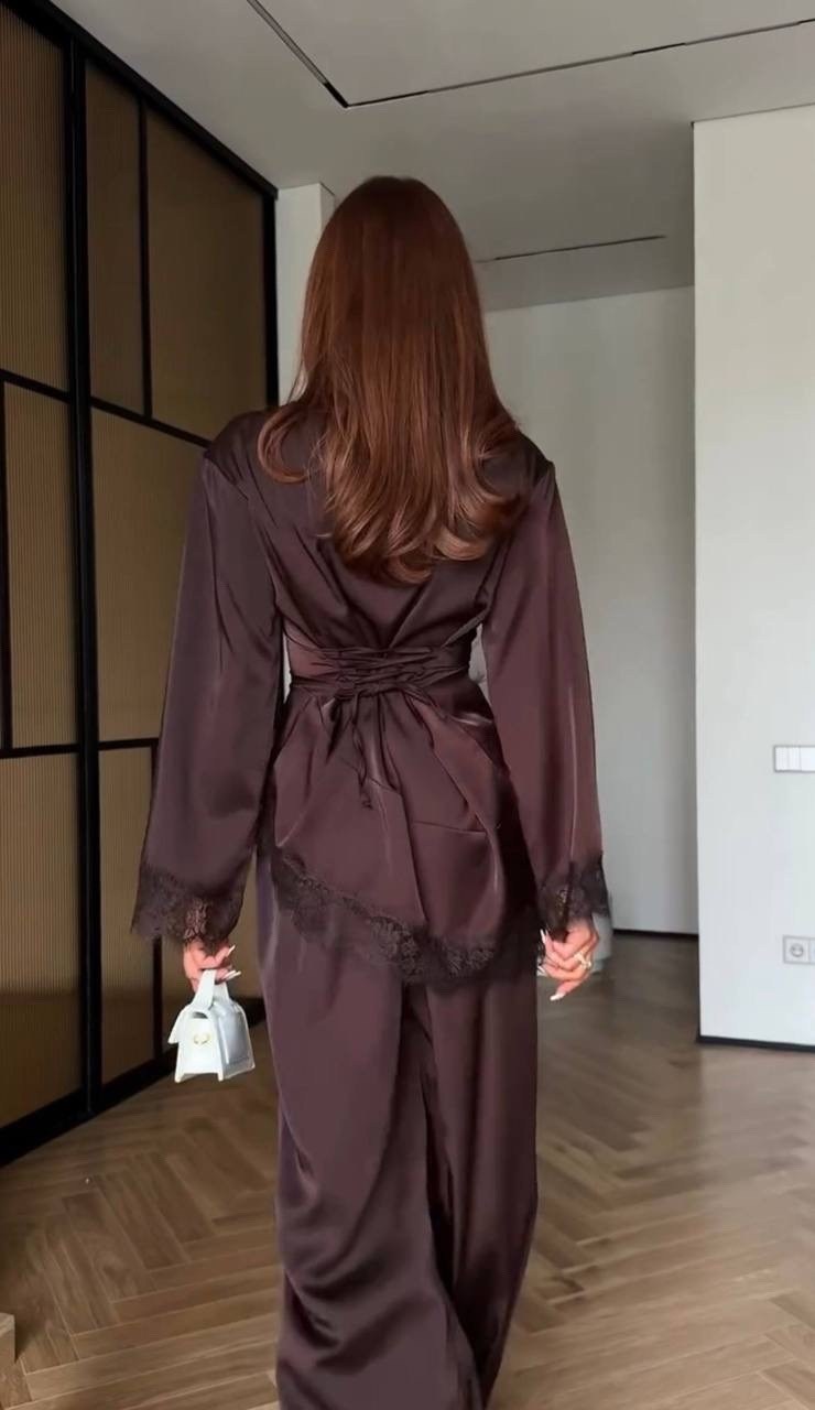 стильные костюмы,атласный брючный костюм,костюм из атласа брючный,шелковый костюм,атласные костюмы