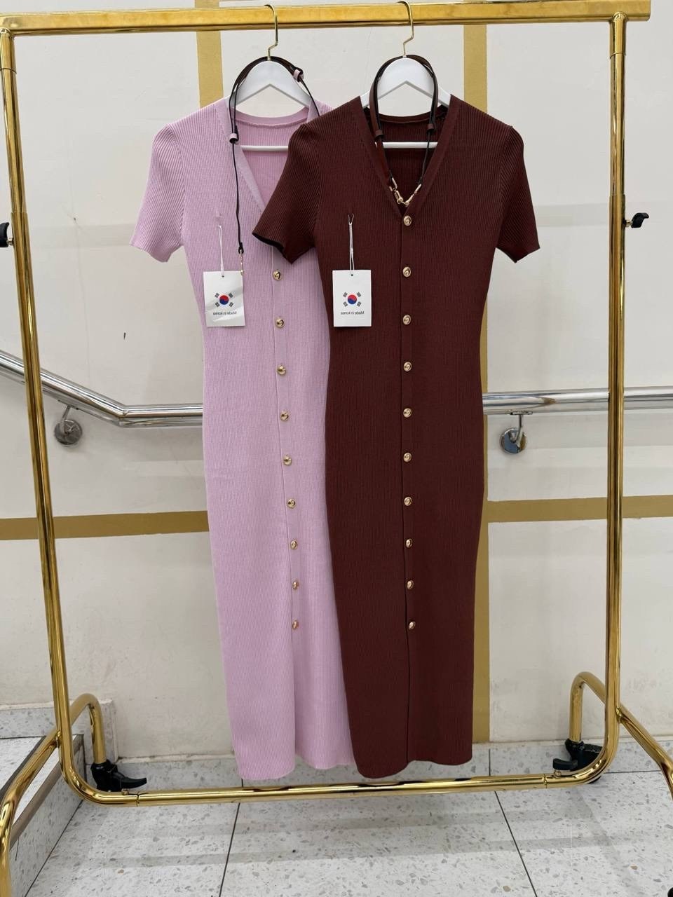 платье миди трикотажное,платье трикотажное,бордовое платье,платье женское,трикотажное платье миди с ремнем и золотистым декором