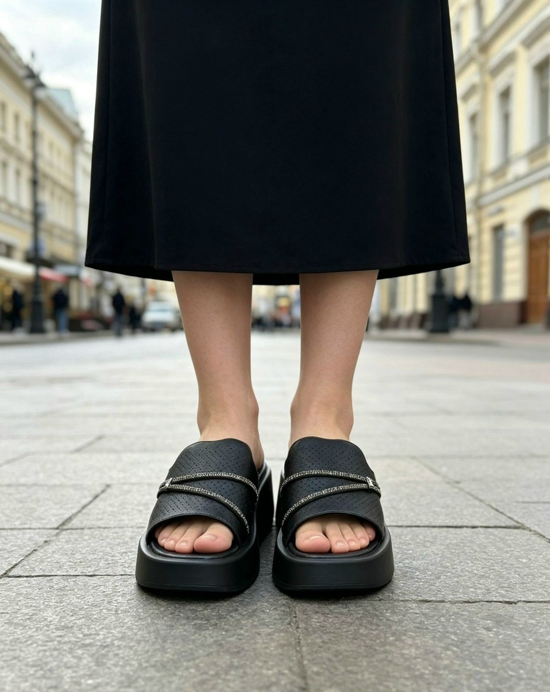 женские шлепанцы,шлепанцы на платформе,женские шлепанцы на платформе,кожаные шлепанцы,черные шлепанцы