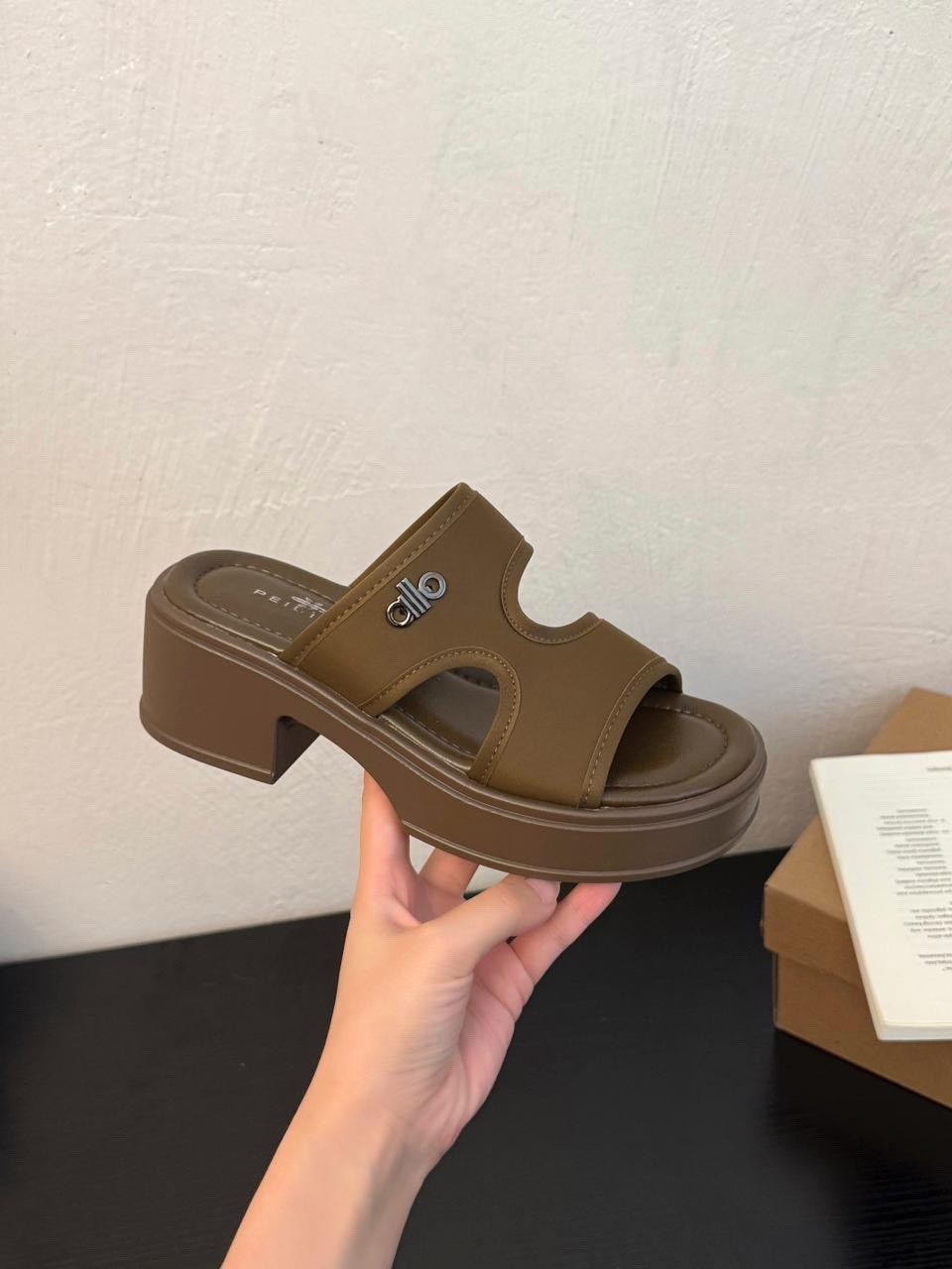 шлепанцы женские,женские шлепанцы на платформе,женские сандалии,босоножки на платформе,модные сандалии