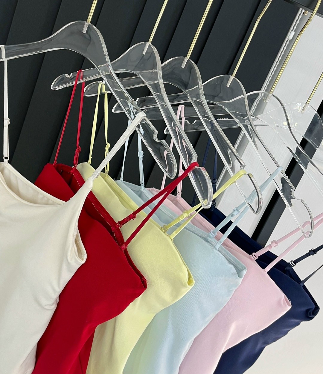 топ женский на бретельках,женские топы,женский топ на бретелях,топ на бретельках,майка на бретелях