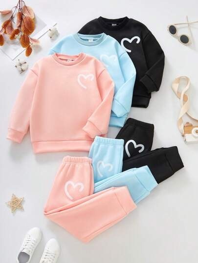 toddler girls heart print sweatshirt & sweatpants,спортивные брюки & свитшот с принтом сердечка shein,повседневный свитшот,свитшот с принтом сердечка и джоггеры shein,girls casual heart printed therma