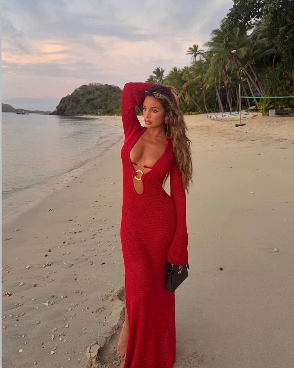 модные наряды,пляжные наряды,пляжное платье,стильное платье,откровенное платье