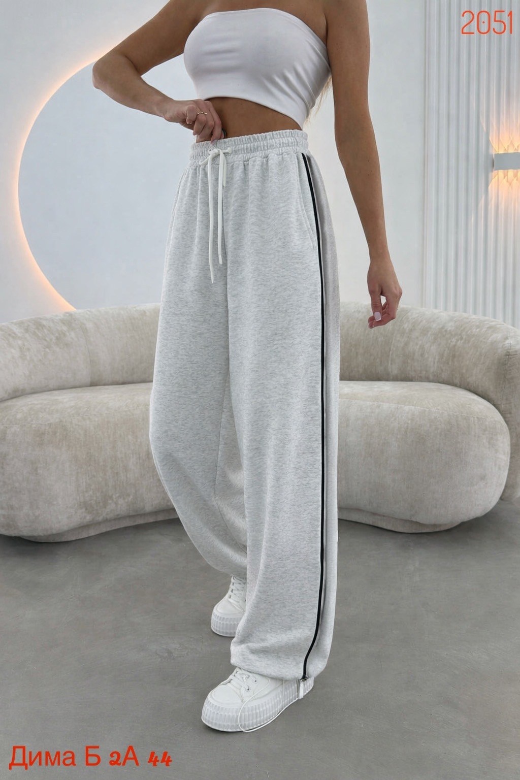 брюки карго с лампасами широкие y2k styfash,штаны y2k спортивные с лампасами оверсайз серые,брюки оверсайз с лампасами широкие спортивные y2k,спортивные женские штаны,спортивные штаны