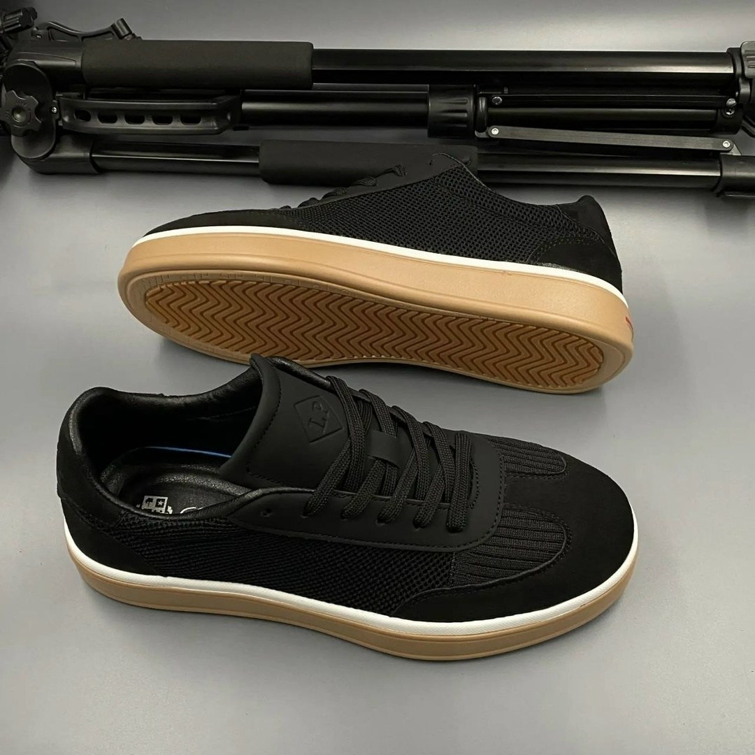 ,черные кроссовки,кеды мужские,кроссовка мужской,оригинальные кроссовки