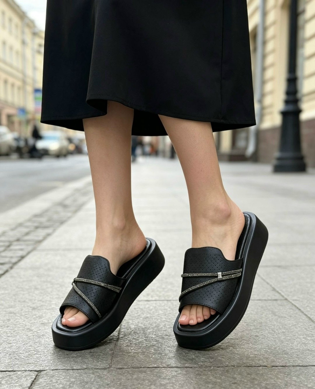 женские шлепанцы,шлепанцы на платформе,женские шлепанцы на платформе,кожаные шлепанцы,черные шлепанцы