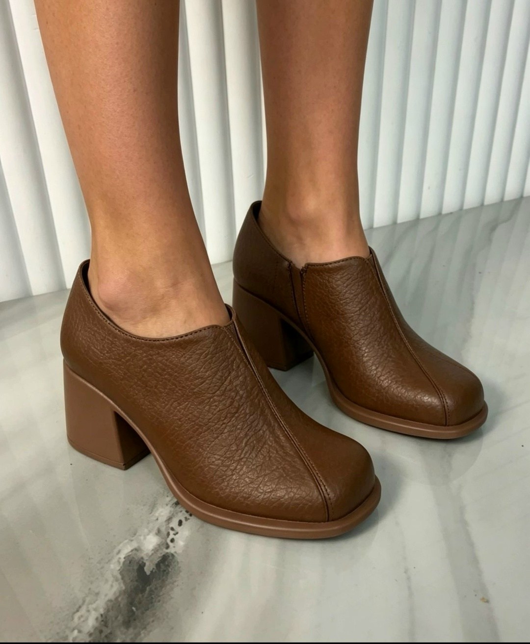 ,черные замшевые туфли на толстом каблуке,замшевые туфли,туфли женские замшевые,каблуки замшевые