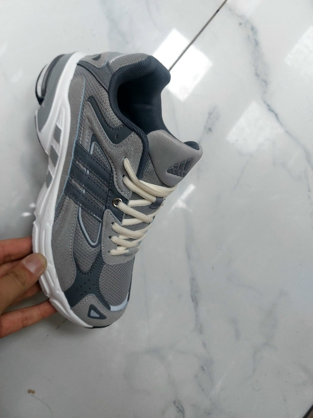 кроссовки bona,кроссовки мужские adidas,кроссовки adidas,кроссовки adidas response cl,кроссовки