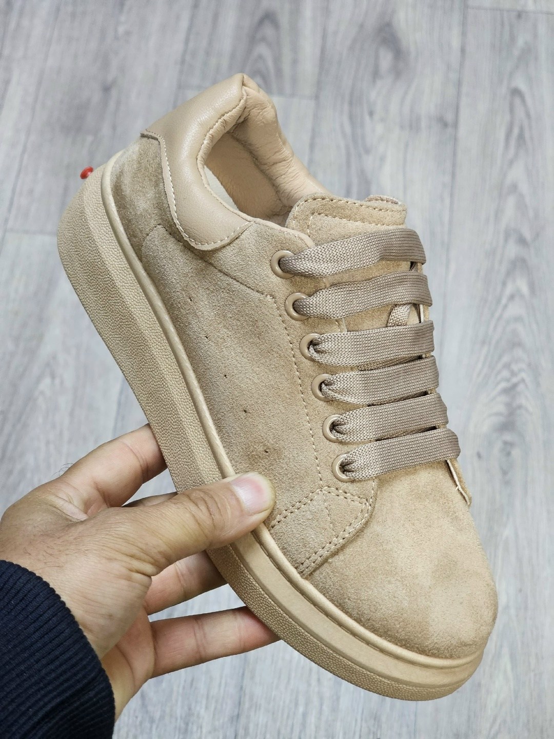 ,кеды alexander mcqueen,кроссовки женскиe,женские белые кроссовки,кеды женски