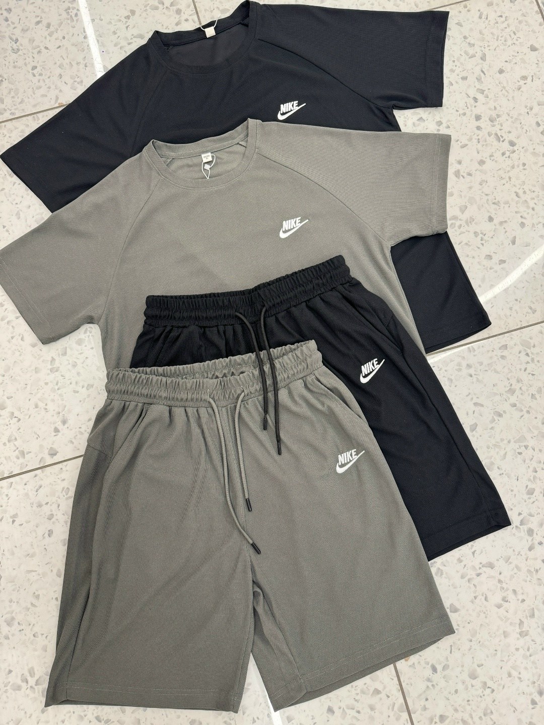 костюм спортивный мужской nike,спортивные костюмы nike,костюм спортивный мужской,спортивный костюм с футболкой и шортами,спортивные костюмы для мужчин