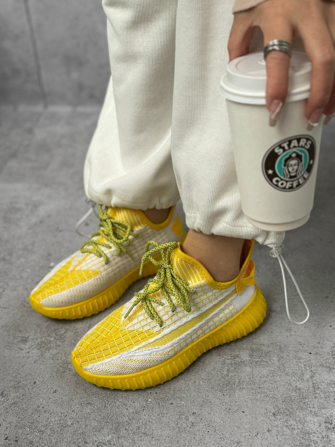 кроссовки adidas yeezy boost 350,adidas yeezy boost 350 желтые,adidas yeezy boost 350 v2 желтые,кроссовки женскиe,adidas yeezy boost 350 v2 yellow