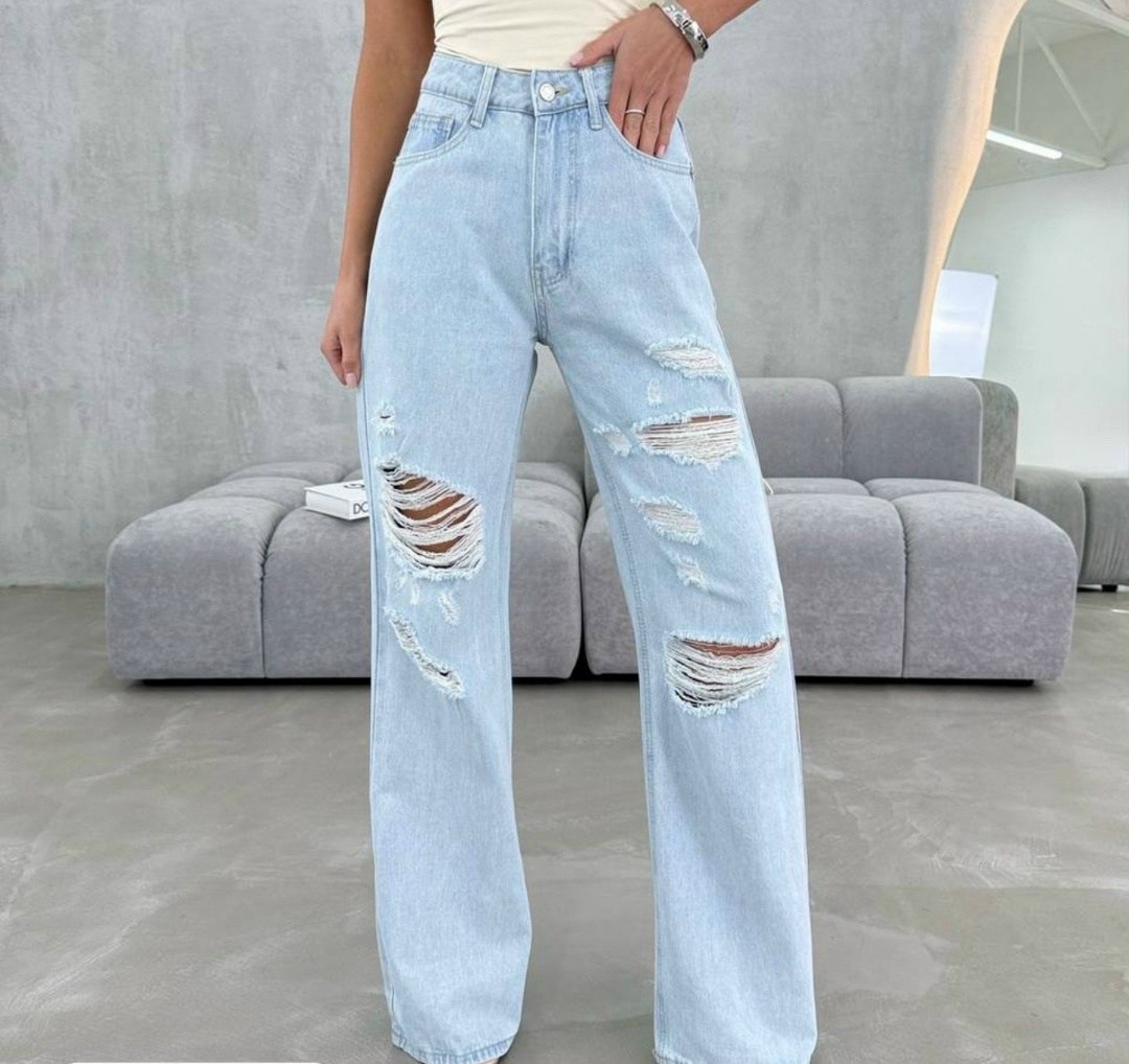 девушка,красотка блондинка,красива девушка,блондинка молодая,большая грудь блондинки