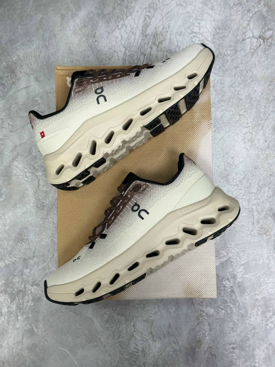 кроссовки wmns cloudtilt 'clove sand' кремовые,кроссовки,женские кроссовки,спортивная ,оригинальные кроссовки