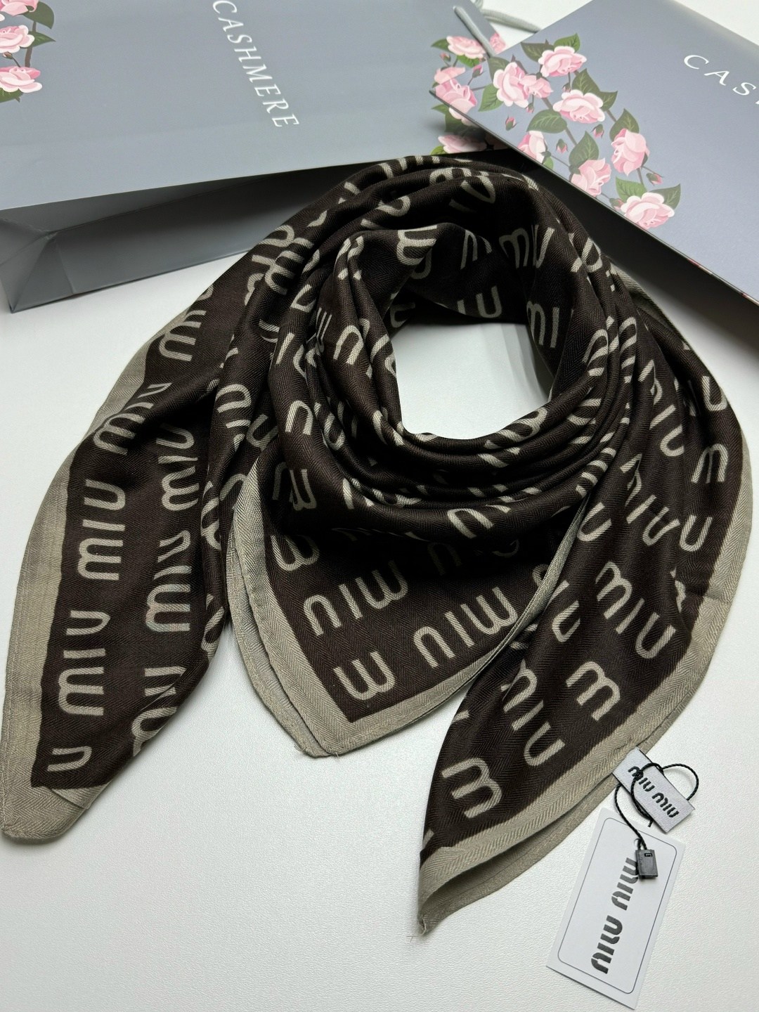 шарф платок,женские платки,брендовый платок,шарф платок женский,платки шейный