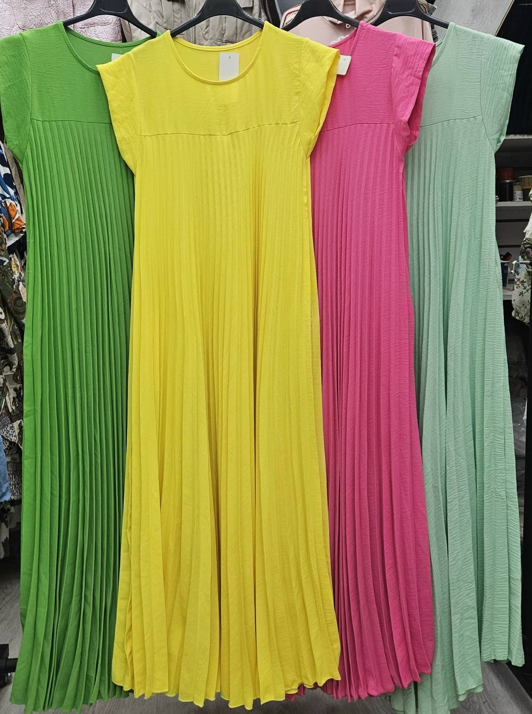 платье плиссированное,женское плиссированное платье,женское плиссированное платье без рукавов,женское однотонное плиссированное платье,платье плиссе