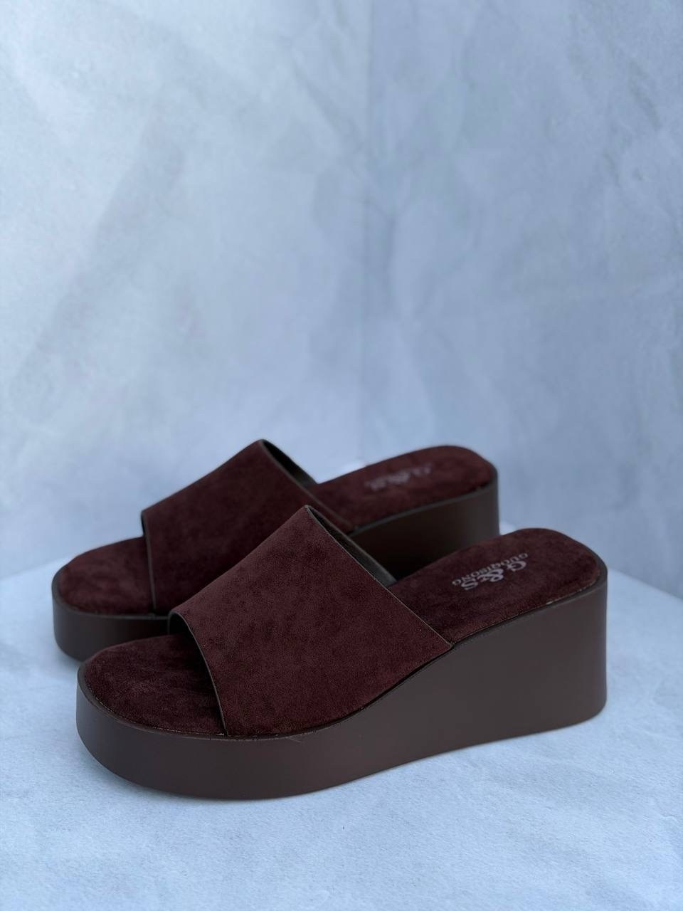 ,женские шлепанцы,женские босоножки на платформе,модные шлепанцы,модные тапочки