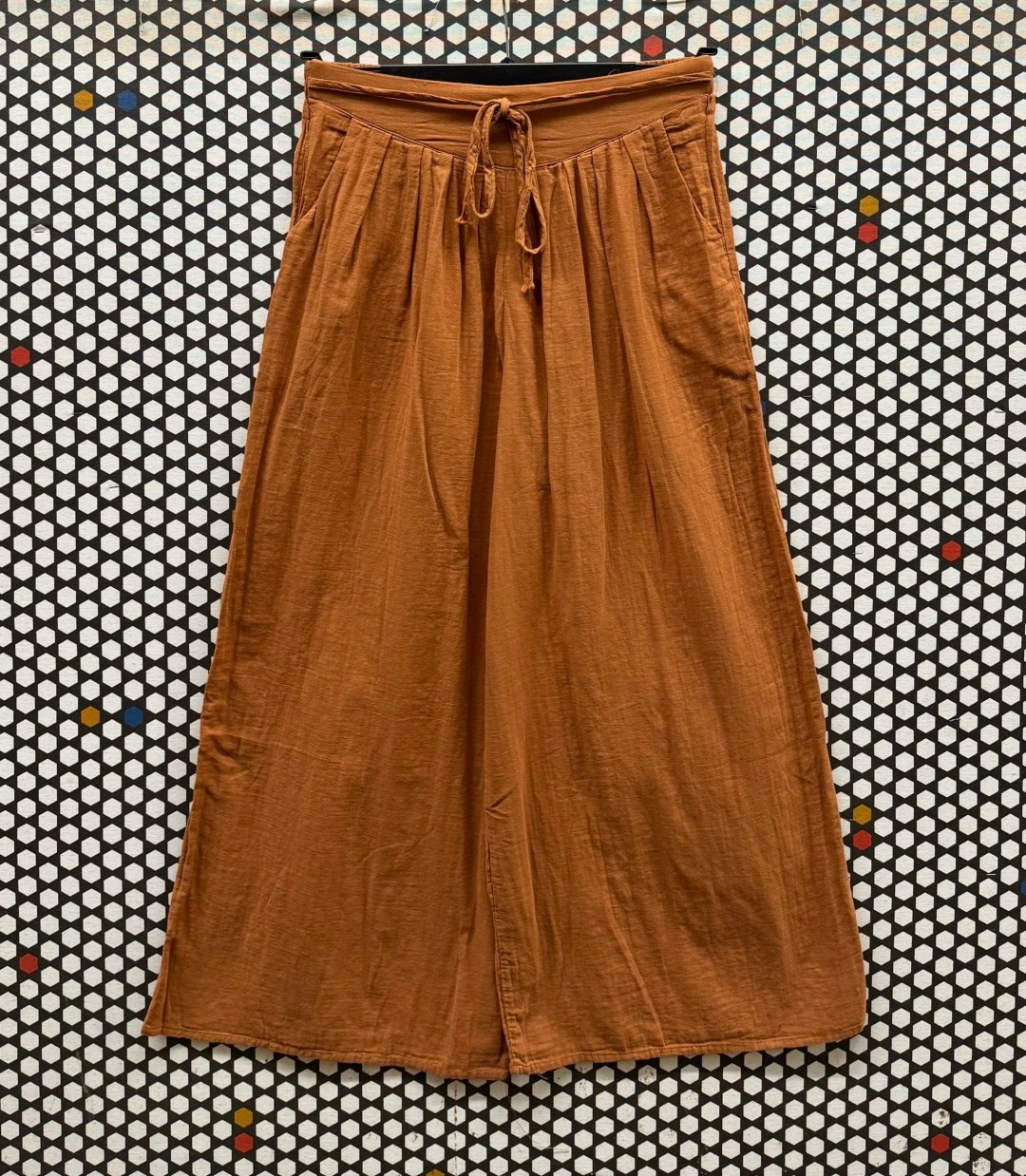 брюки женские хлопково-льняные с широкими штанинами,льняные широкие брюки,льняные брюки,широкие брюки,брюки женские хлопково-льняные с завышенной талией